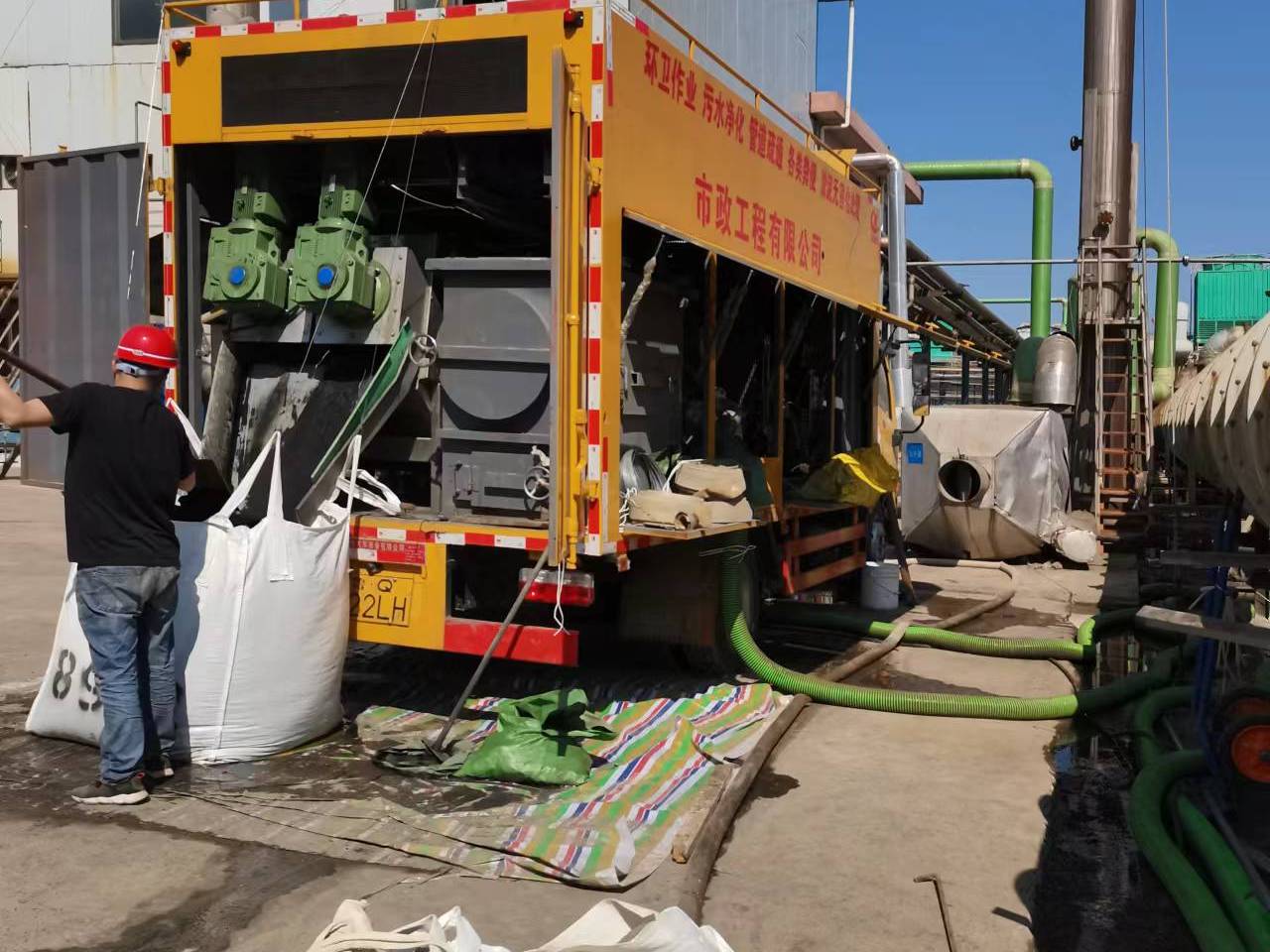 礼县淤泥压干处理